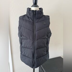 Black puffer vest